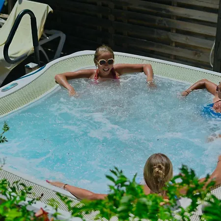 Les Jardins De Bormes, Sauna & Jacuzzi 3*
