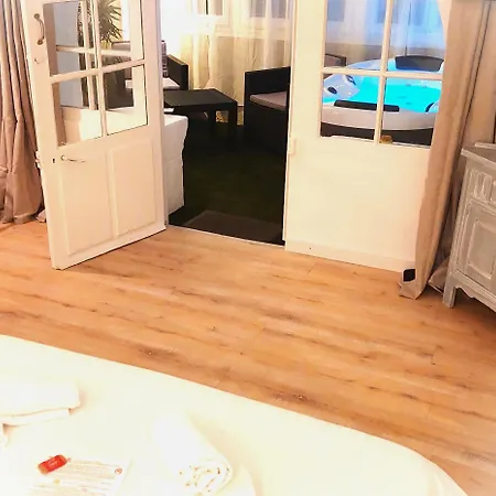 Les Jardins De Bormes, Sauna & Jacuzzi 3*