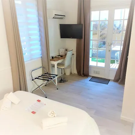 Les Jardins De Bormes, Sauna & Jacuzzi 3*