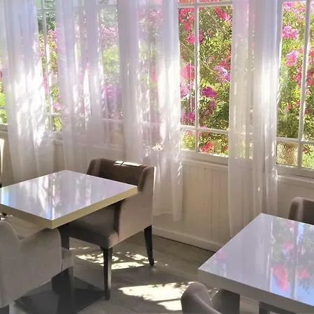 Les Jardins De Bormes, Sauna & Jacuzzi